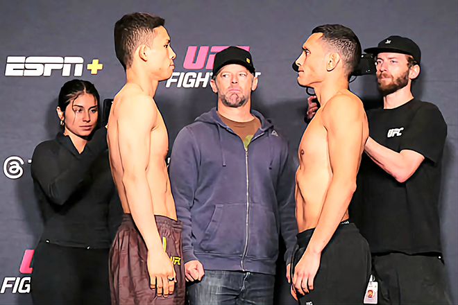 2025년 5월 미국 네바다주 엔터프라이즈 UFC on ESPN+ 114 제2경기 플라이급 계체 통과 후 마주 보는 Road to UFC 시즌1 우승자 박현성, 제1회 국제종합격투기연맹 세계선수권대회 금메달리스트 카를로스 에르난데스. 사진=TKO