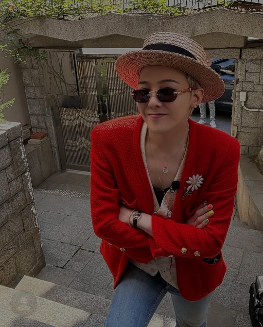 두 사람은 함께 구슬팔찌를 만들며 찐친 케미를 발산했다.사진=지드래곤 부게정