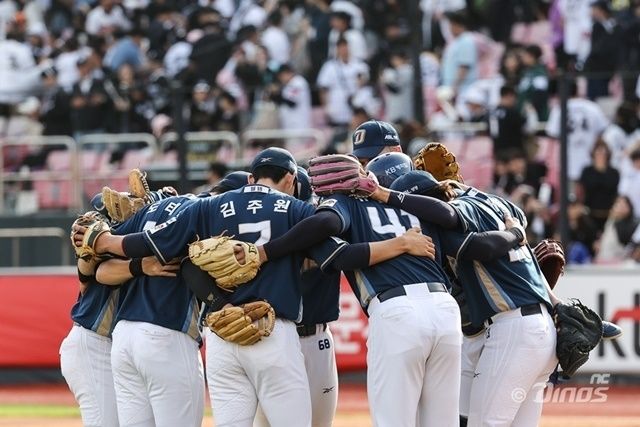 힘든 상황 속에서도 선전을 펼치고 있는 NC 선수단. 사진=NC 제공