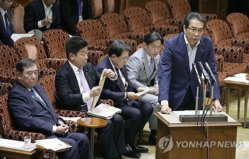에토 다쿠 일본 농림수산상이 19일 참의원(상원) 예산위원회에서 의원 질의에 답변하고 있다. [교도 연합뉴스]
