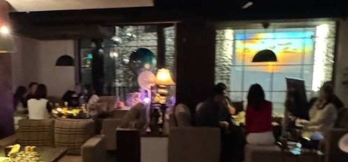 더불어민주당은 19일 지귀연 서울중앙지법 부장판사의 룸살롱 접대 의혹과 관련 사진을 공개했다. [사진 출처 = 더불어민주당 제공]