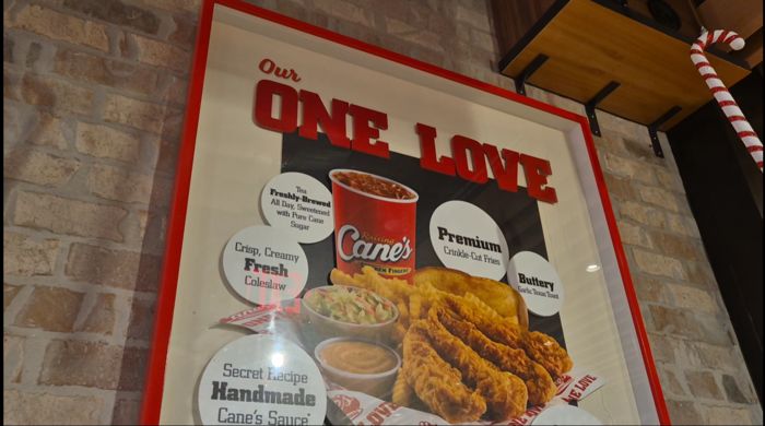 레이징 케인즈의 대표 ‘치킨핑커’ 메뉴 세트 사진=오찬종 기자