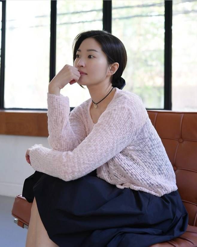 류이서는 평소에도 ‘꾸안꾸 데일리룩’의 정석으로 많은 여성 팬들의 워너비 패션 아이콘으로 손꼽히고 있다.사진=류이서 SNS