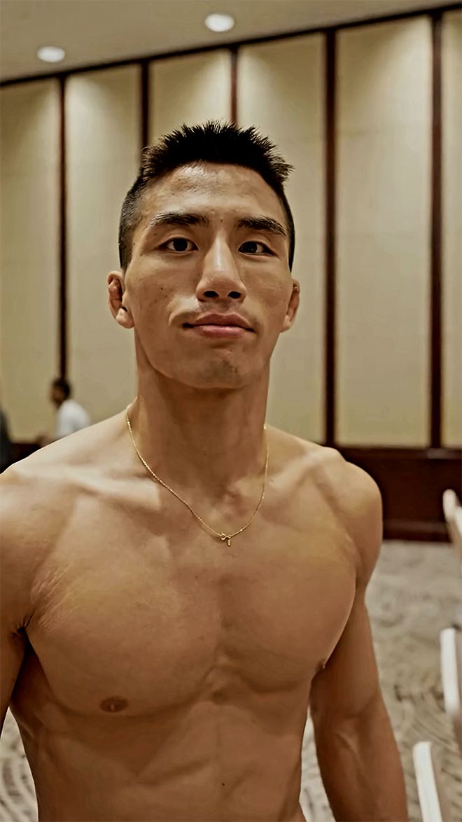 ONE Championship 7승 2패 윤창민이 2025년 5월 중국 퍼포먼스 인스티튜트 상하이 Road to UFC 시즌4 토너먼트 준준결승 계체를 기다리고 있다. 윤창민은 아시아 종합격투기 톱스타 추성훈 김동현의 제자다. 사진=TKO