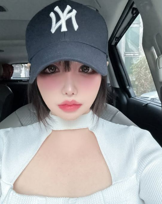 박봄이 또 한 번 레전드 비주얼을 기록했다.사진=박봄 SNS