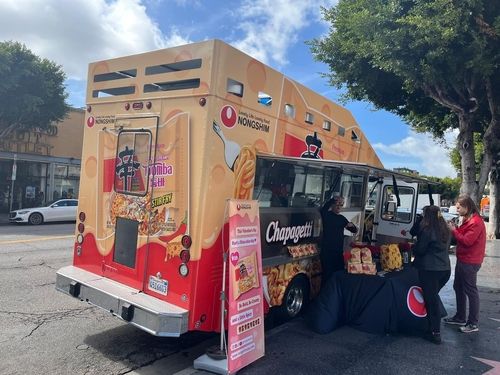 LA 할리우드 거리의 신라면툼바 푸드트럭 [사진 = 연합뉴스]