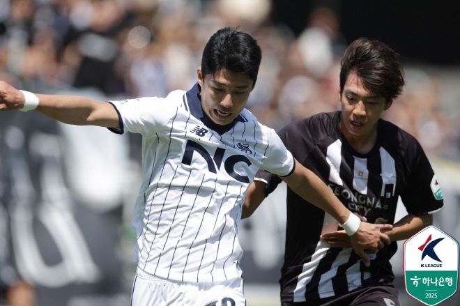 이랜드 허용준(사진 왼쪽). 사진=한국프로축구연맹