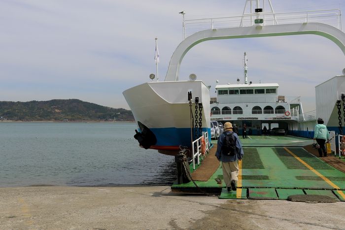 신도선착장으로 가는 여객선 / 사진=한국관광공사
