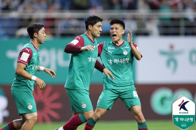 대전하나시티즌 주민규(사진 가운데). 사진=한국프로축구연맹