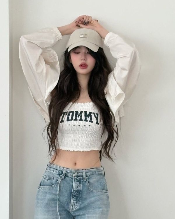 24일 장원영은 자신의 SNS에 여러 장의 화보 느낌 가득한 일상 사진을 업로드했다.  사진=SNS