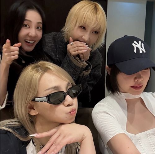 2NE1이 한 자리에 모였다.  사진=CL SNS