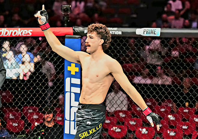 퀼리언 샐킬드가 2025년 2월 호주 시드니 슈퍼돔 UFC 데뷔전 승리 후 기뻐하고 있다. 사진=TKO