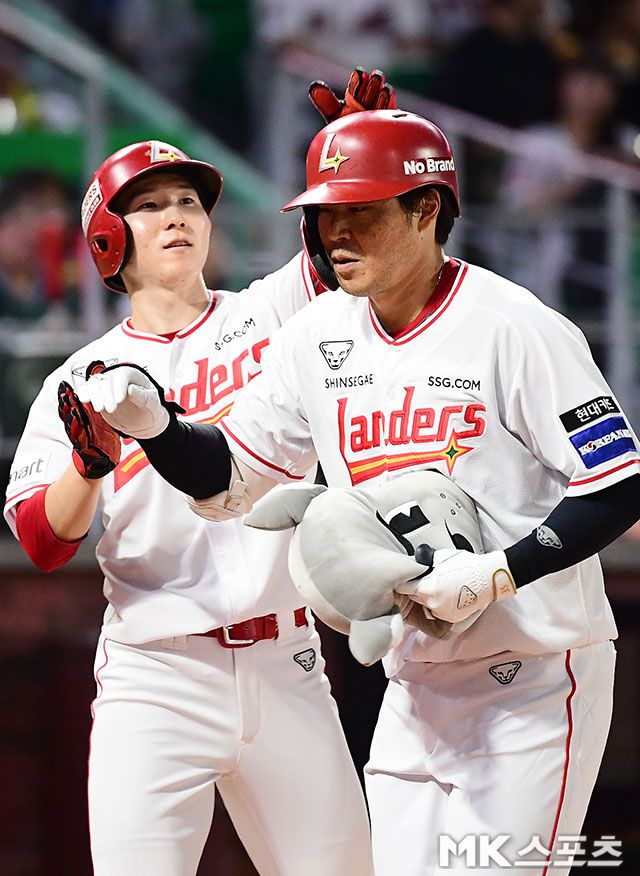 SSG 한유섬은 28일 인천 NC전에서 호쾌한 장타력을 뽐냈다. 사진=김영구 기자