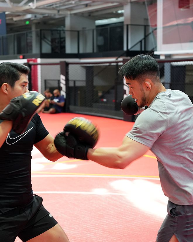 초대 AFC 라이트급 챔피언 박재현이 2025년 5월 중국 퍼포먼스 인스티튜트 상하이에서 Road to UFC 시즌4 준준결승 대비 훈련을 하고 있다. 사진=TKO