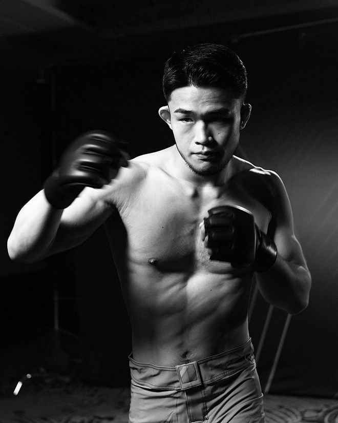 초대 AFC 라이트급 챔피언 박재현이 2025년 5월 중국 퍼포먼스 인스티튜트 상하이에서 Road to UFC 시즌4 준준결승 프로필을 촬영하고 있다. 사진=TKO 사진=TKO