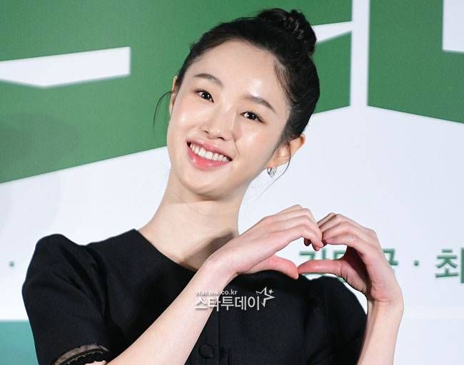 강해림은 600:1의 경쟁률을 뚫고 넷플릭스 ‘썸바디’ 주연으로 발탁돼 ‘제2의 김고은’으로 주목받았다.