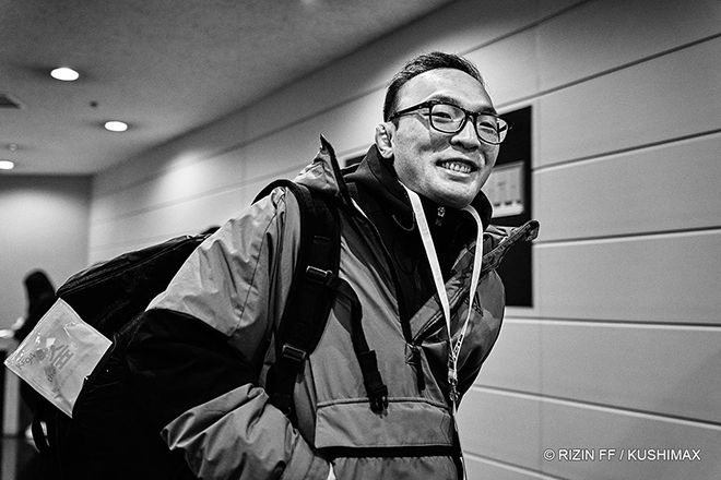 초대 ONE 밴텀급 챔피언 김수철이 2022년 12월 일본 사이타마 슈퍼 아레나 라이진 40에 입장하고 있다. 김수철은 제4대 로드FC 페더급/밴텀급 챔피언도 지냈다. 사진=RIZIN FF