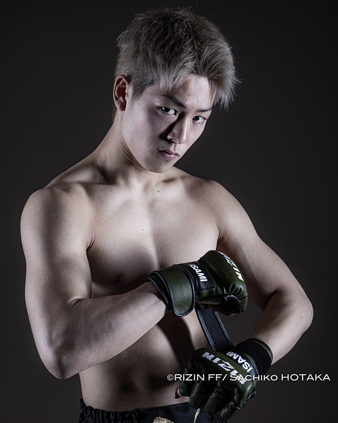 일본 종합격투기 파이터 미우라 고타 2021년 연말 라이진 데뷔전 프로필. 고타는 1992년 제10회 아시아축구연맹 아시안컵 최우수선수 미우라 가즈요시의 둘째 아들이다. 사진=RIZIN FF