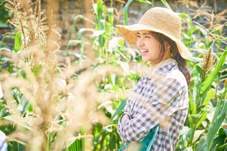 식물학자인 저자는 아낌없이 베풀면서 함께 번영하는 자연의 섭리를 소개한다. 사진은 영화 '리틀 포레스트' 한 장면. 메가박스플러스엠
