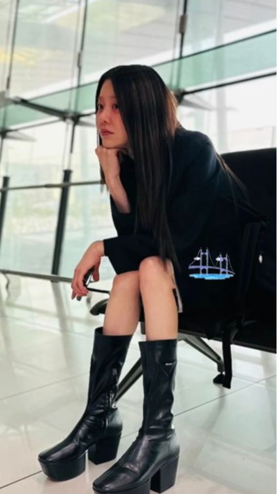 그녀는 마치 팬레터를 읽듯 또박또박, 그러나 무심한 듯 시크하게 10초간 ‘남주희’만 반복하며 짧고 굵은 생방송을 마무리했다.사진=고현정 SNS