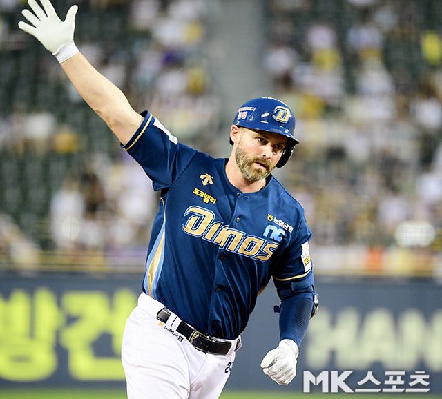 데이비슨은 최근 화끈한 장타력을 과시 중이다. 사진=김영구 기자