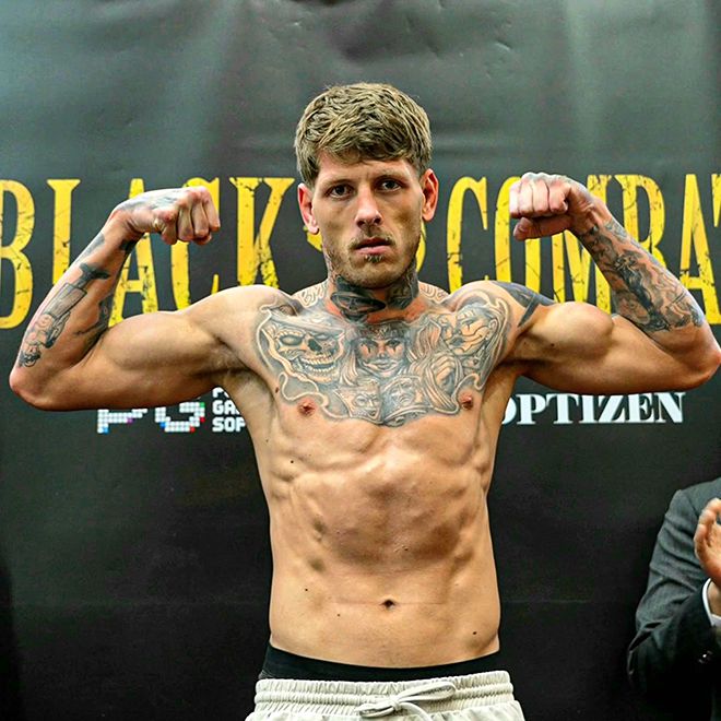 나상 사이보그 파이트 및 WGP 킥복싱 챔피언결정전 출신 ‘예티’ 루카스 클라이르 파레지스 다시우바가 2025년 6월 경기도 오산시 블랙컴뱃 챔피언스리그 시즌2 12주차 종합격투기 미들급 계체를 통과하고 있다. 사진=이데아 파라곤