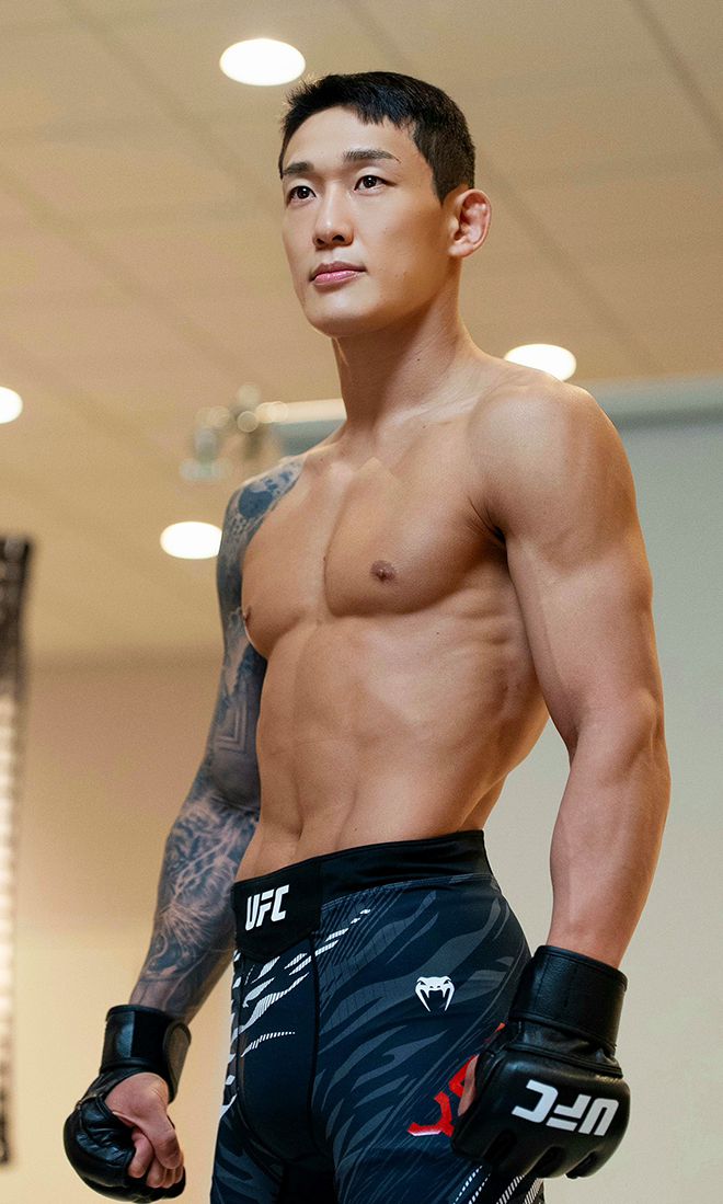 유주상이 2025년 6월 UFC 316 프로필 촬영을 하고 있다. 사진=TKO