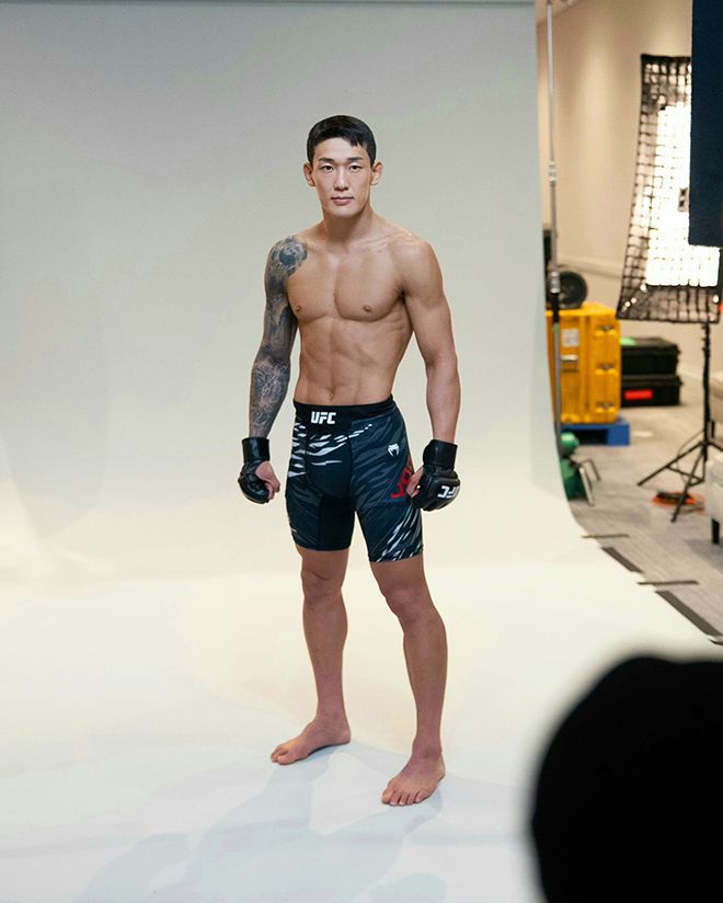 유주상이 2025년 6월 UFC 316 프로필 촬영을 하고 있다. 사진=TKO