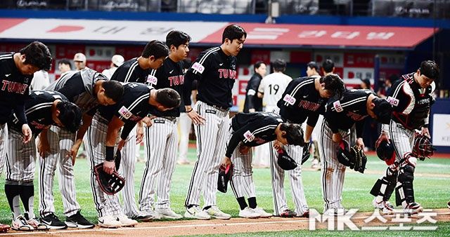 6일 고척 키움전에서 패한 LG 선수단. 사진(고척 서울)=김영구 기자