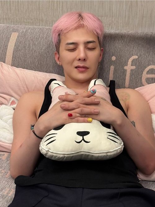 가수 지드래곤(권지용)이 열애설 이후 근황을 전하며 ‘쉼의 순간’을 보여줬다. 사진=지드래곤 SNS