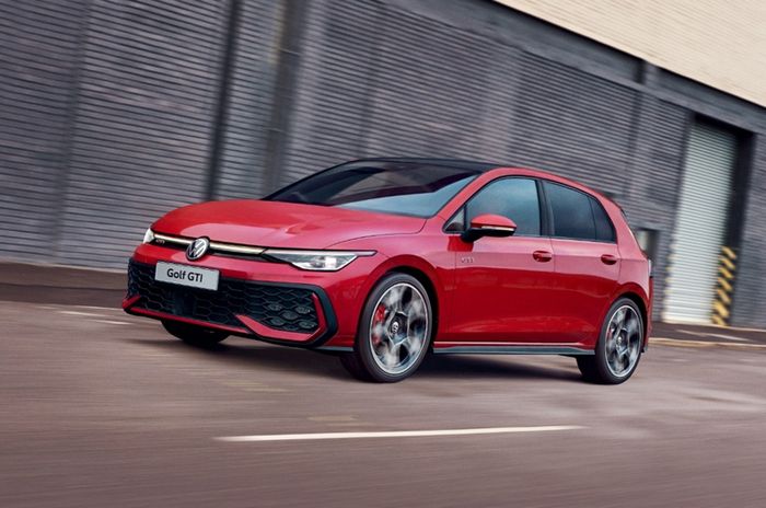 신형 골프 GTI  주행 장면 [사진출처=폭스바겐]