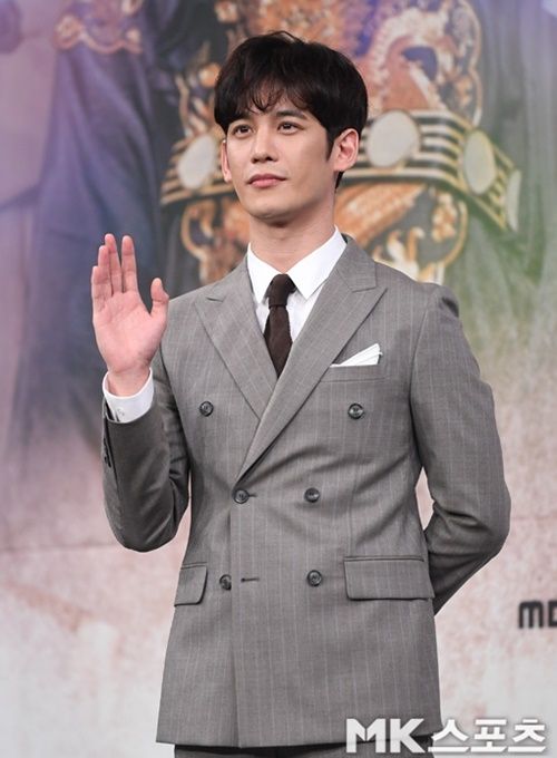 박기웅이 부친상을 당하며 깊은 슬픔에 잠겼다.사진=김재현 기자