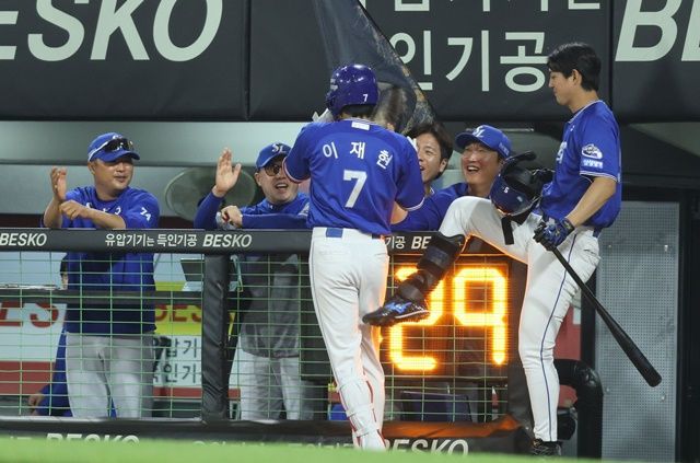 이재현이 10일 광주 KIA전에서 만루포를 친 뒤 기뻐하고 있다. 사진=삼성 제공