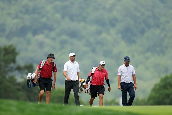 월요일부터 현장을 찾아 제125회 US오픈을 준비한 스코티 셰플러와 개리 우들랜드. AP 연합뉴스