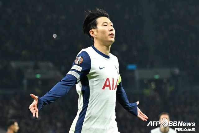 영국 ‘풋볼 인사이더’는 6월 12일 “손흥민이 전성기를 지난 건 맞다”면서 “경기력 저하를 보이는 건 맞지만 토트넘은 이 상징적인 윙어를 팔아선 안 된다”고 경고했다. 이어 “손흥민이 2024-25시즌 저조한 득점력을 보였다. 하지만, 토트넘에서 손흥민만큼 꾸준한 경기력과 득점력을 보인 공격수는 없다”고 짚었다. 사진=AFPBBNews=News1