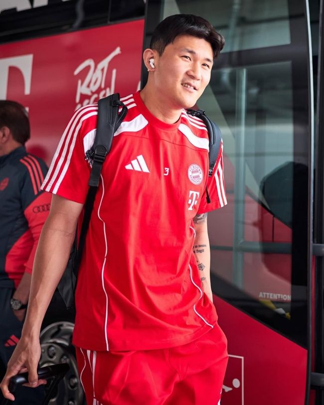 혹사 논란을 겪은 김민재. 홍명보 감독은 지난 3월 소속팀 바이에른 뮌헨의 부상 관리를 두고 비판했다. 막스 에베를 뮌헨 단장은 2025 국제축구연맹(FIFA) 클럽월드컵 일정을 앞두고 “최선을 다했다”라고 밝혔다. 사진=바이에른 뮌헨 SNS