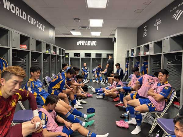 울산 선수들이 라커룸에서 대기하고 있는 모습. 사진 제공= 울산HD