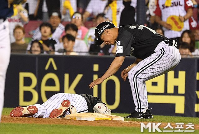 문보경이 18일 NC전에서 헤드 퍼스트 슬라이딩을 하고 있다. 사진(잠실 서울)=천정환 기자