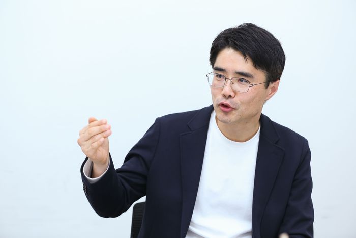 강성광 LG유플러스 선행품질혁신담당이 최근 서울 마곡 사옥에서 매일경제신문과 만나 자사의 AI 음성인식 시험실의 구축 배경과 향후 계획에 대해 밝히고 있다. <사진=LG유플러스>