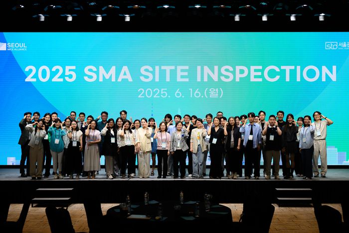 SMA 유니크베뉴 시설 플렌티 컨벤션 단체사진 / 사진=서울관광재단