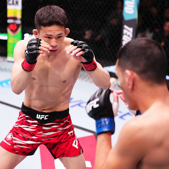 Road to UFC 시즌1 우승자 박현성이 2025년 5월 미국 네바다주 엔터프라이즈 UFC on ESPN+ 114 플라이급 제2경기로 제1회 국제종합격투기연맹 세계선수권대회 금메달리스트 카를로스 에르난데스를 상대하고 있다. 사진=TKO