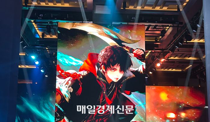 ‘로스트아크 모바일’ 대형 미디어아트 전시물. [사진 = 안선제 기자]