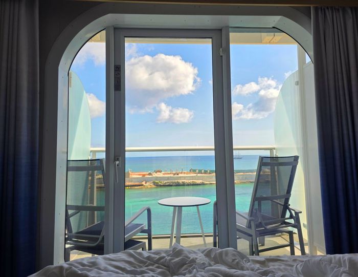 크루즈 객실에서 바라본 나소 바다 / 사진=김혜성 여행+ 기자