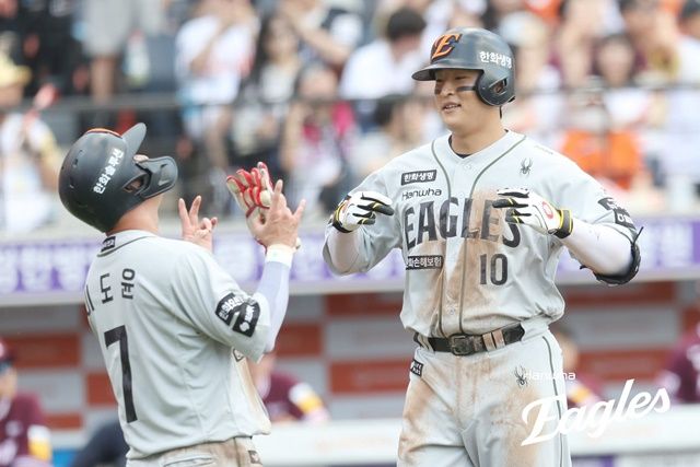 22일 대전 키움전에서 호쾌한 홈런포를 쏘아올린 이진영. 사진=한화 제공