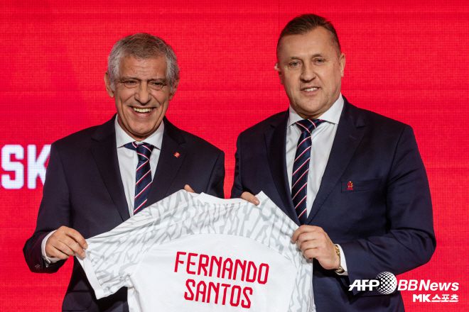 폴란드축구협회 체자리 쿨레샤 회장(사진 오른쪽). 사진=AFPBBNews=News1