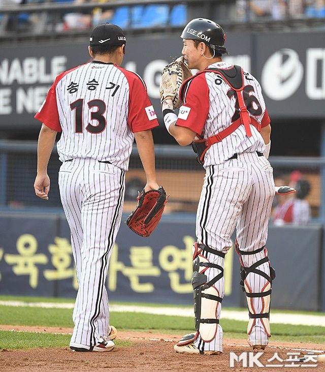 송승기와 이주헌. 사진(잠실 서울)=천정환 기자