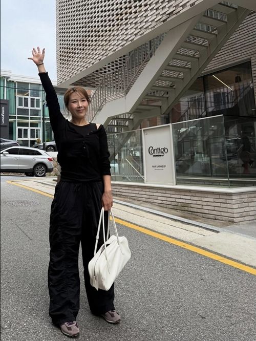 코미디언 신봉선이 달라진 몸매와 함께 첫 외출길 인증샷을 남겼다. 사진=신봉선 SNS