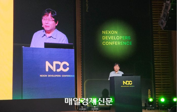 박용현 넥슨게임즈 대표이사가 24일 경기 성남시 분당구 창조경제혁신센터에서 ‘넥슨 개발자 콘퍼런스(NDC 2025)’를 열고 기조연설 중이다. [이가람 기자]