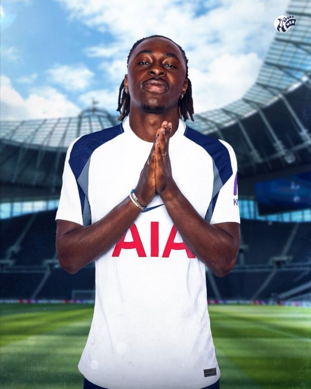 ‘미러’는 “프랑크 감독은 손흥민이 사우디 아라비아 리그로 이적할 가능성이 있는 상황에서 측면 보강에 더 강한 열망을 가지고 있다”고 바라봤다. 그들이 에제 영입에 진심인 이유다. 사진=더 스퍼스 웹 SNS