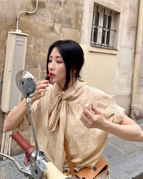 배우 박하선이 SNS를 통해 파리 일상을 공개해 팬들의 눈길을 사로잡았다. 사진=박하선 SNS